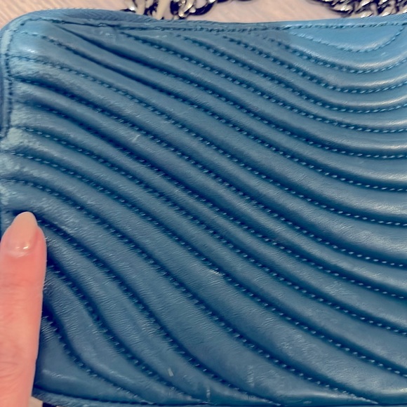 Henri Bendel No 7 Quilted Camera Bag Purse - Picture 9 of 9